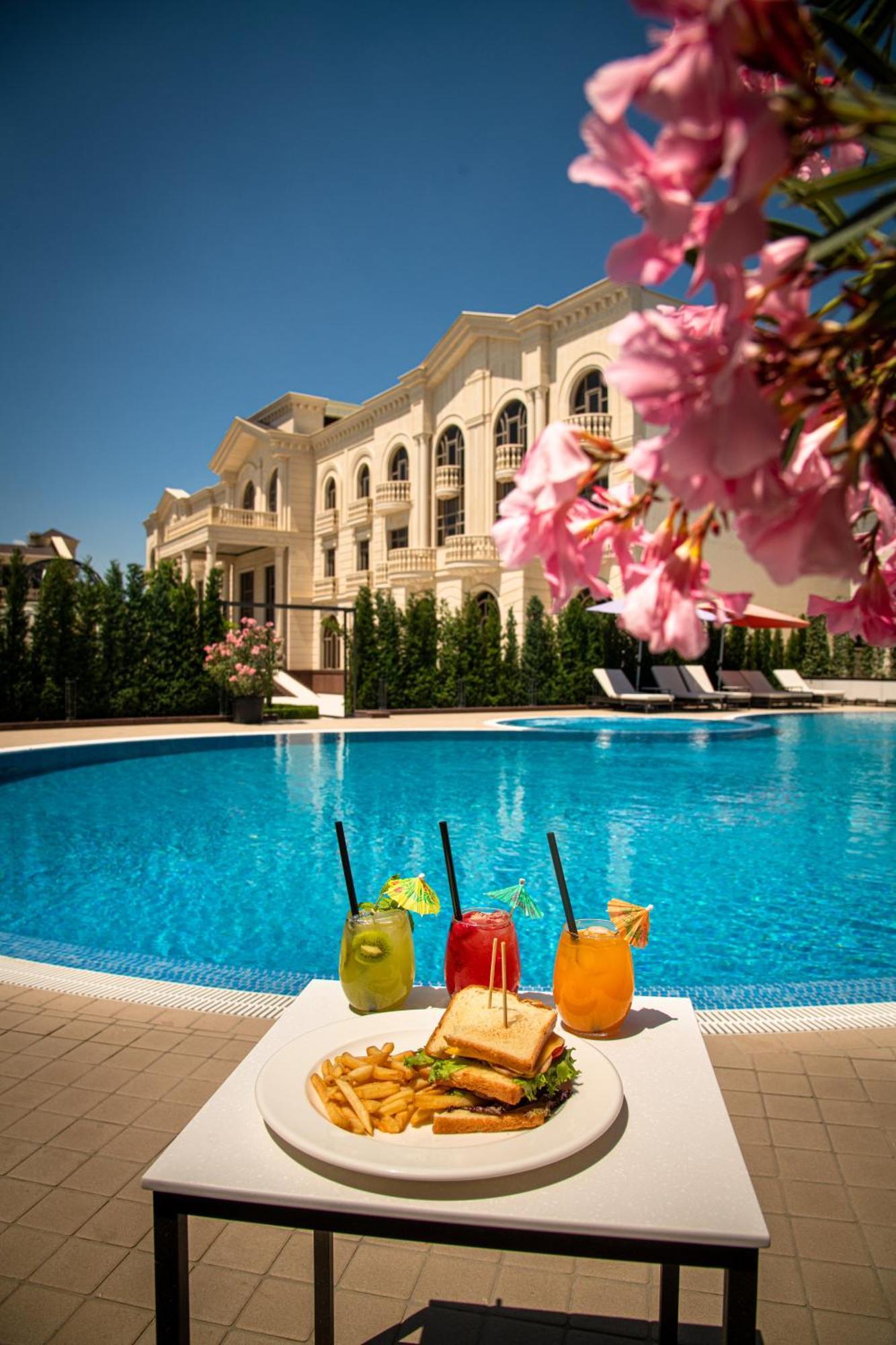 Zarafshon Parkside Hotel Samarkand Ngoại thất bức ảnh