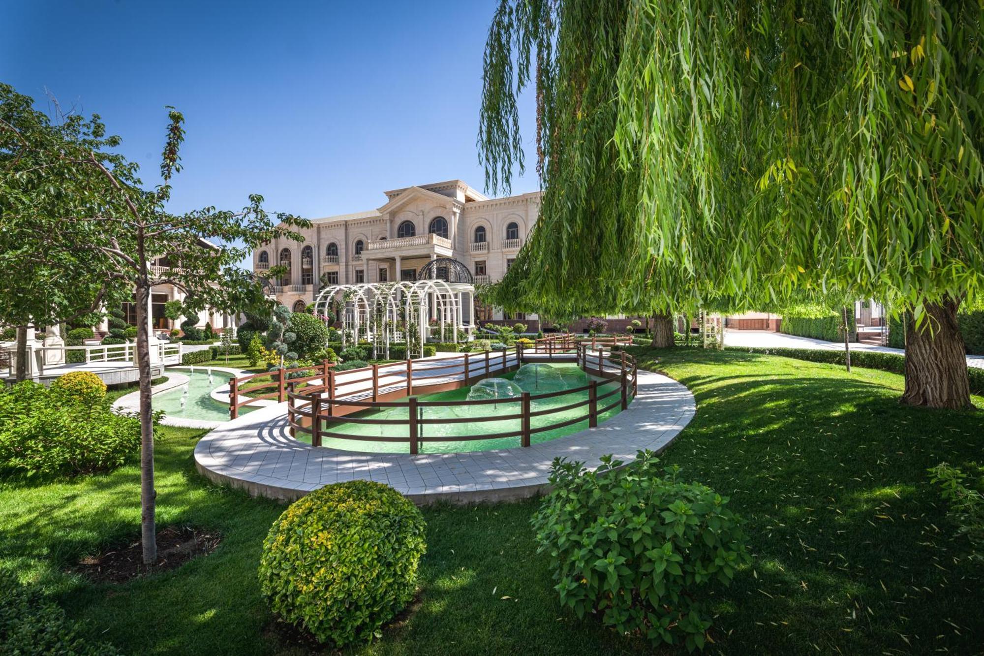 Zarafshon Parkside Hotel Samarkand Ngoại thất bức ảnh